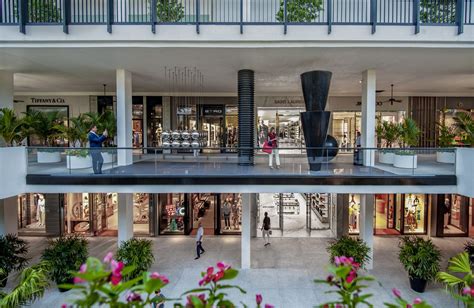 bal harbour designer shops.